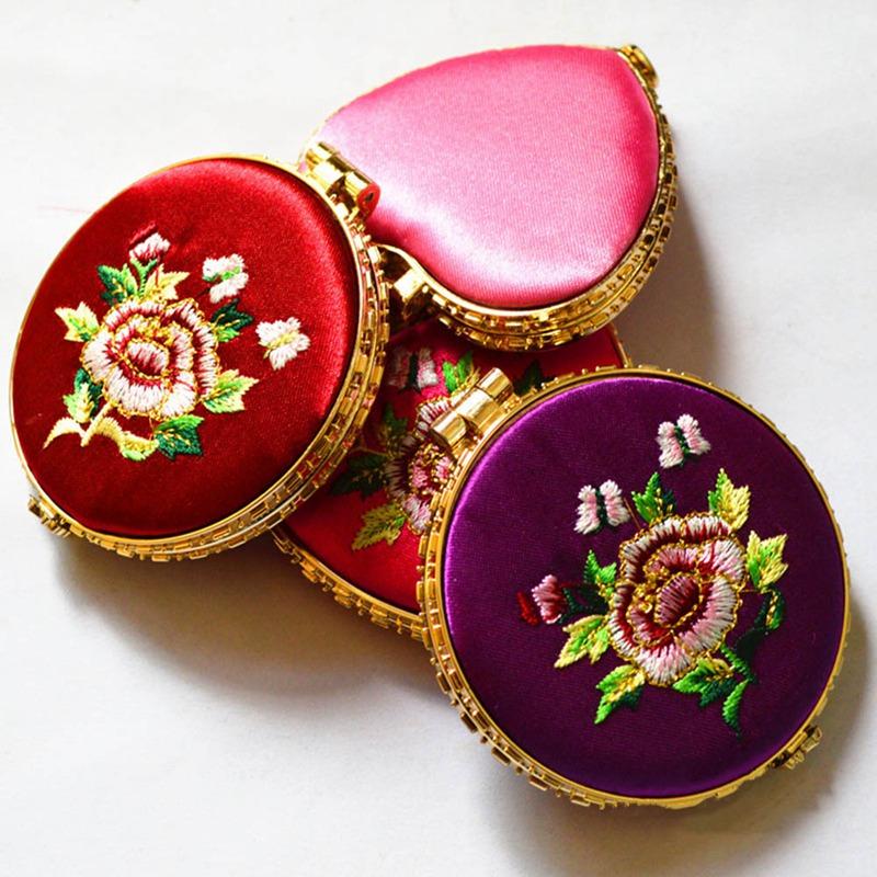 1Pcs Color/Style Random Portable Heart/Square/Round Shaped Flower Silk Embroidery Knitting Pocket Makeup Mirror With Butterfly