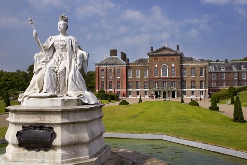 Kensington Palace & Diana Her Fashion Story