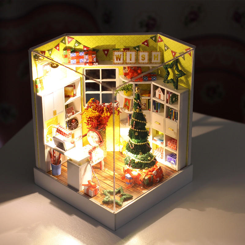 iiecreate Y-001 Merry Christmas Day DIY Dollhouse With Furniture Light Cover Gift Decor Collection