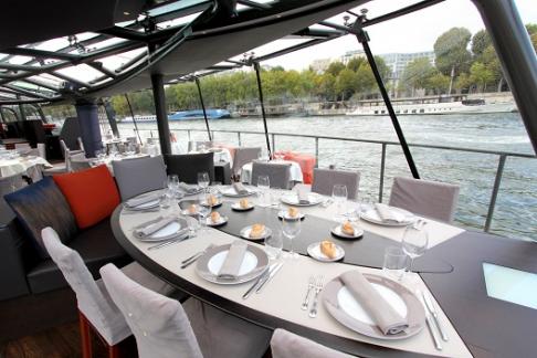 Bateaux Parisiens - Lunch Cruise - Service Premier