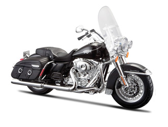 Harley Davidson Road King Classic FLHRC (2013) Diecast Model Motorcycle